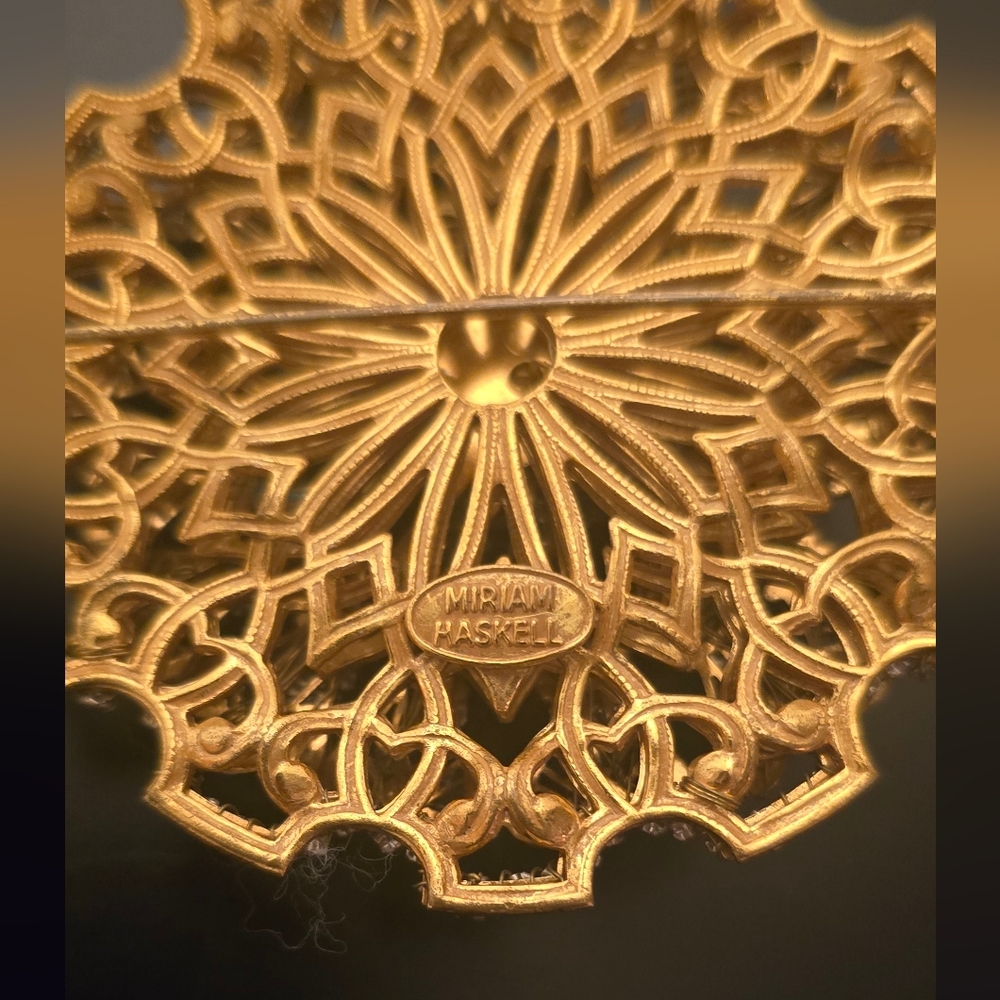 Vintage Miriam Haskell Brooch - Picture 2 of 5